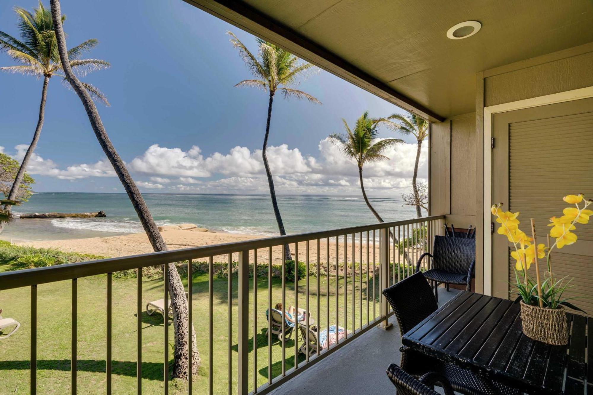 Waipouli Beachfront Condo With Balcony And Ocean Views Kapa'a Buitenkant foto