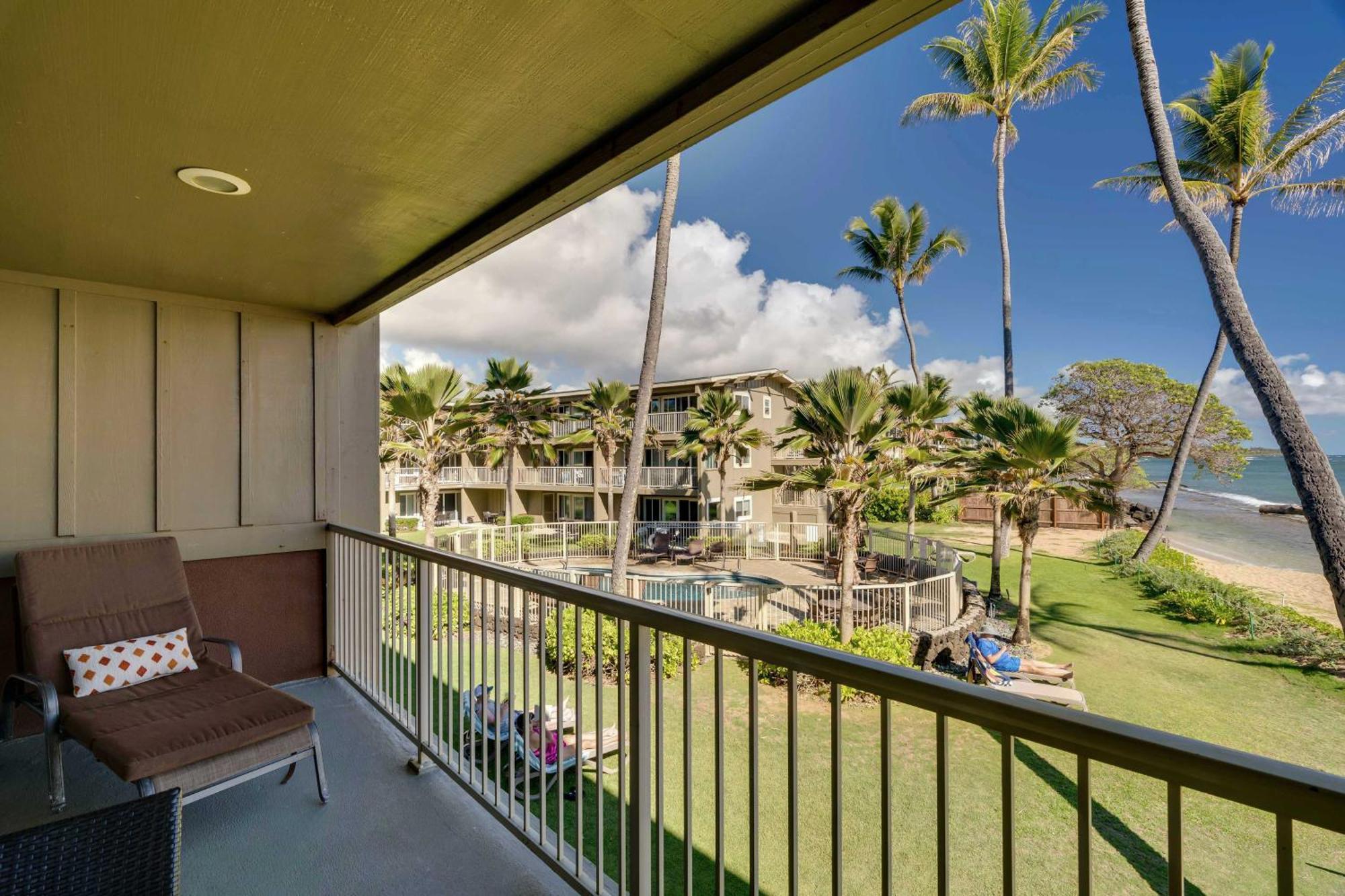 Waipouli Beachfront Condo With Balcony And Ocean Views Kapa'a Buitenkant foto